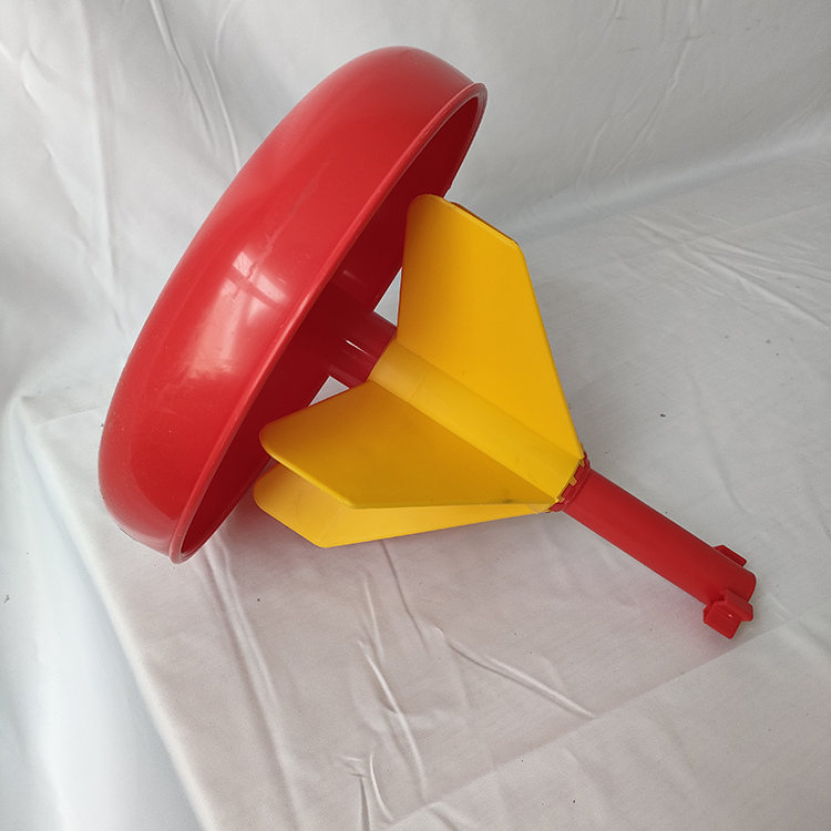 Comedero para cría de pollos de engorde (1)