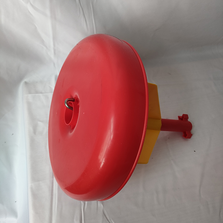 Comedero para reproductoras de pollos de engorde (4)