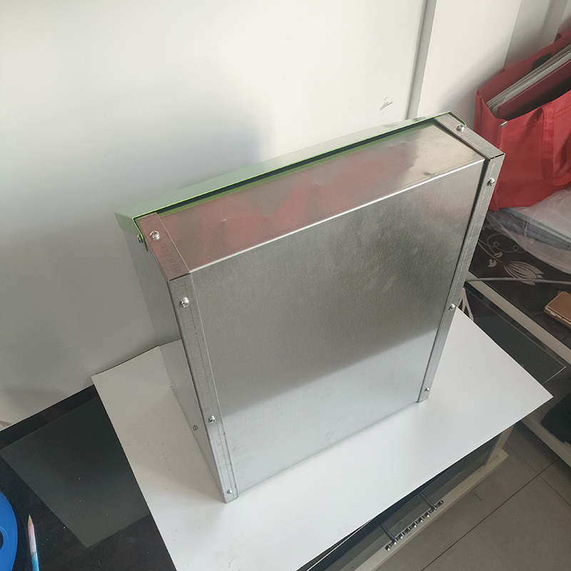 comedero para pollos 3