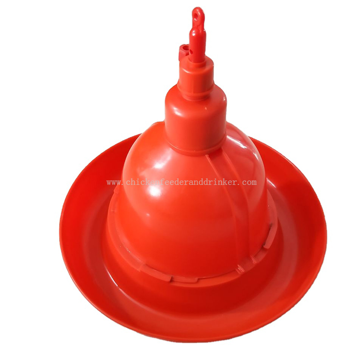 Nuevo diseño, duradero, ahorro de espacio, bebedero automático para aves de corral Plasson Bell para pollos LM-69