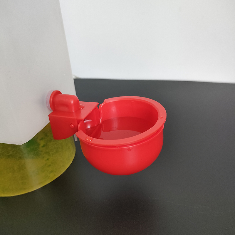Gran oferta, bebederos para pollos, bebedero automático de plástico con vaso interior para pollos de granja avícola, LM-95