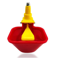 Vaso lubricante para bebederos de pollo