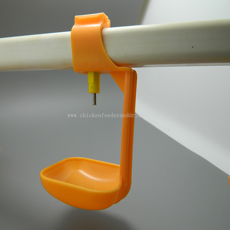 Bebedero automático de tetina para granja avícola con vasos de goteo para pollos LM-65