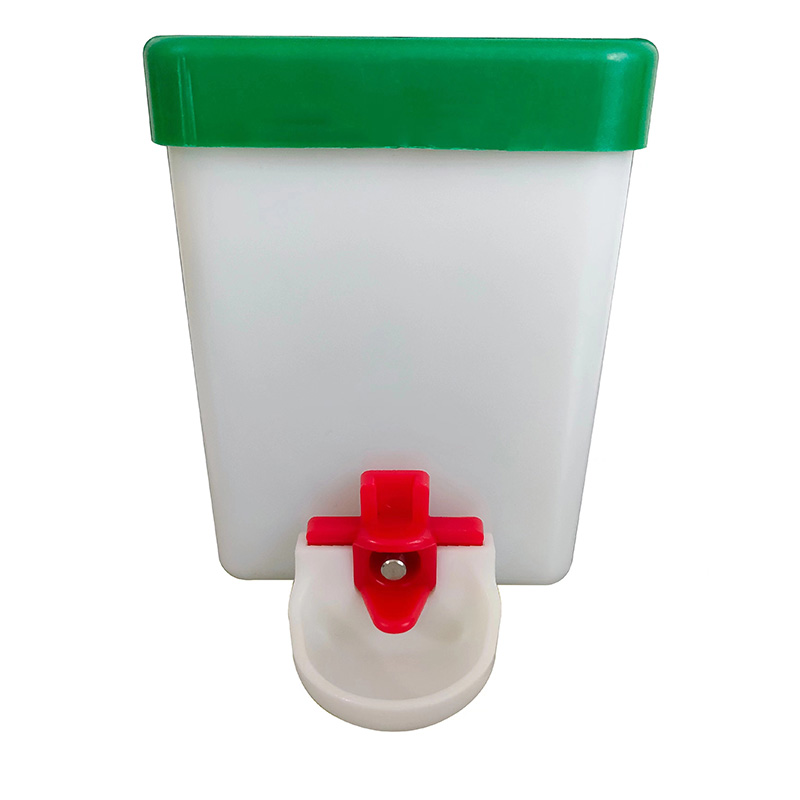 Bebedero con tetina para pollo de montaje lateral horizontal Tetinas de agua para aves de corral con tuerca arandela y vaso para bebedero Bebedero automático para granjas avícolas Bebedero para pollos LM-134/LM-31