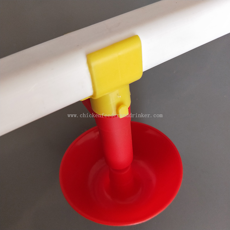 Taza de goteo de pezón de plástico redonda, taza colgante automática para agua potable, taza de agua para pollo, taza de goteo para aves de corral, LM-64
