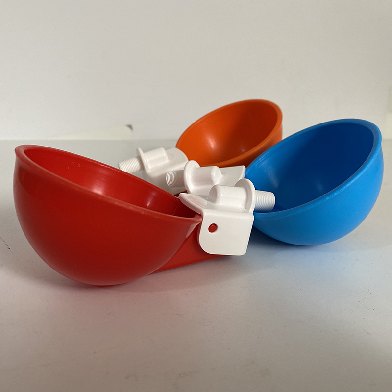 Gran oferta de fábrica, equipo de granja de pollos, tazón de agua para pollos, bebedero para aves de corral naranja/azul, taza para Paloma, pájaro, pollo, codorniz, LM-37