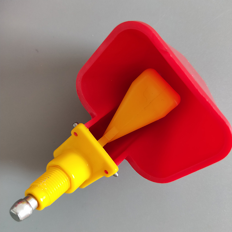 Bebedero de agua estilo válvula de flotador cuadrado lubricante, tazas para aves de corral, pollo o pájaros, tetina de bebedero con taza, taza para beber pollo, LM-36